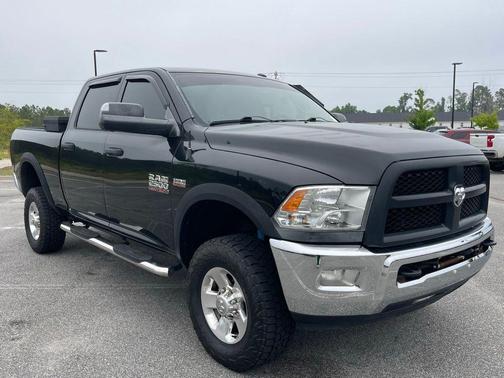 Brilliant Black Crystal Pearlcoat 2016 RAM 2500 Tradesman