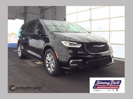 Diamond Black 2024 Chrysler Pacifica Touring-L