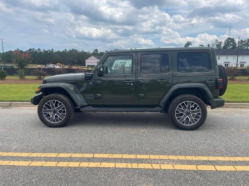 Sarge Green Clearcoat 2024 Jeep Wrangler 4xe High Altitude