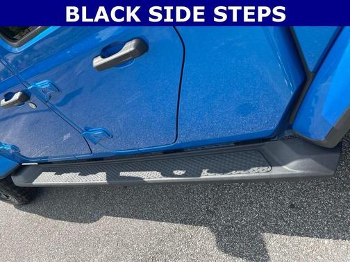 Hydro Blue Pearlcoat 2025 Jeep Gladiator Sport