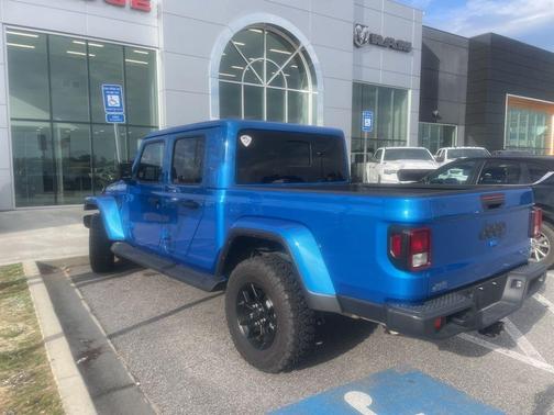 Hydro Blue Pearlcoat 2025 Jeep Gladiator Sport