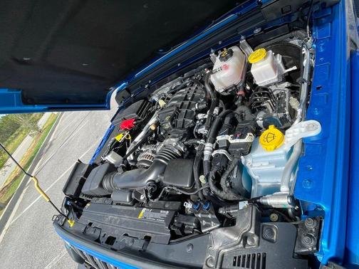 Hydro Blue Pearlcoat 2025 Jeep Gladiator Sport