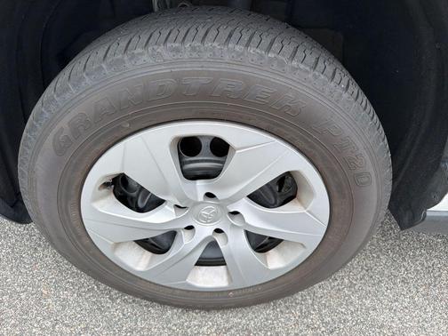 Ice 2024 Toyota RAV4 LE