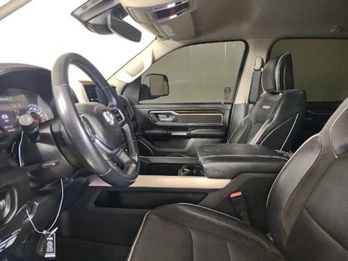 Bright White Clearcoat 2022 RAM 1500 Laramie