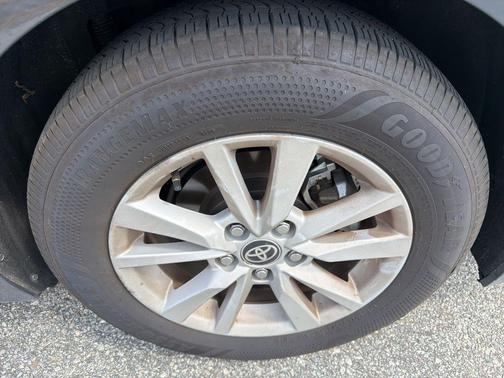 UNDERGROUND 2026 Toyota Camry LE
