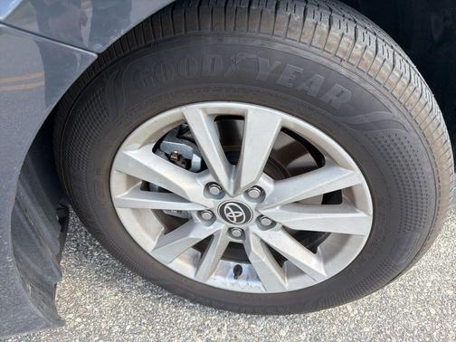 UNDERGROUND 2026 Toyota Camry LE
