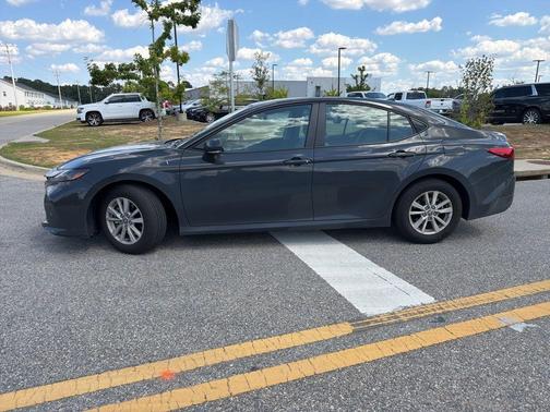 UNDERGROUND 2026 Toyota Camry LE