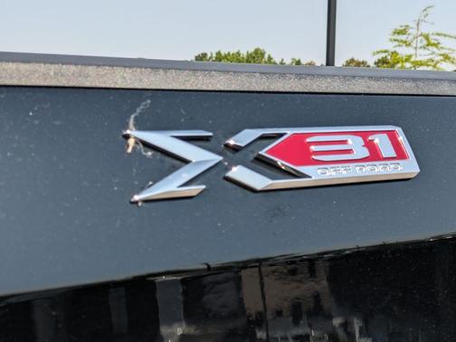 Onyx Black 2022 GMC Sierra 1500 SLT