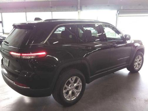 Diamond Black 2023 Jeep Grand Cherokee Limited