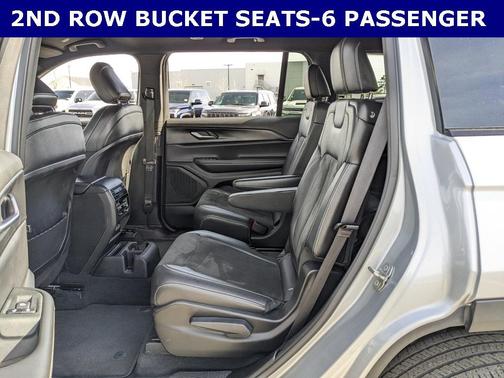 2023 Jeep Grand Cherokee L Laredo