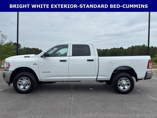 Bright White Clearcoat 2022 RAM 2500 Tradesman