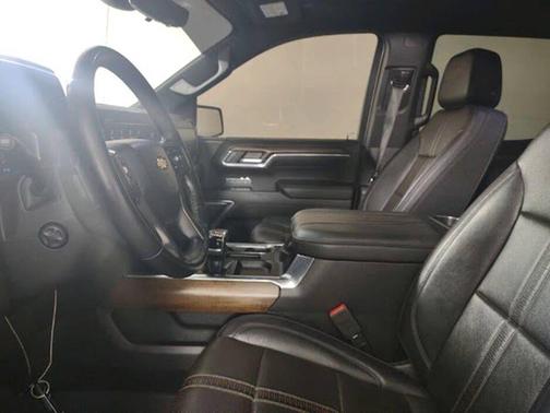 Iridescent Pearl Tricoat 2023 Chevrolet Silverado 1500 High Country