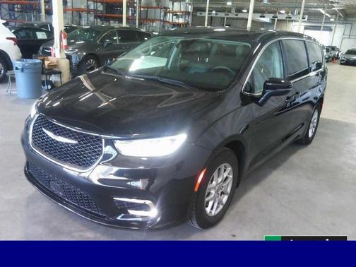 2023 Chrysler Pacifica Touring-L