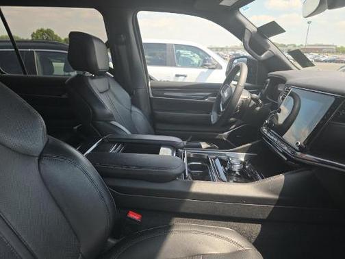 Bright White Clearcoat 2023 Jeep Wagoneer L Base