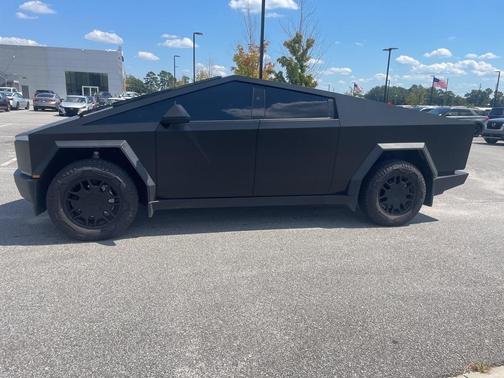 2024 Tesla Cybertruck Cyberbeast