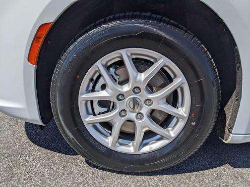 2024 Chrysler Pacifica Touring-L