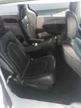 Bright White Clearcoat 2024 Chrysler Pacifica Touring-L