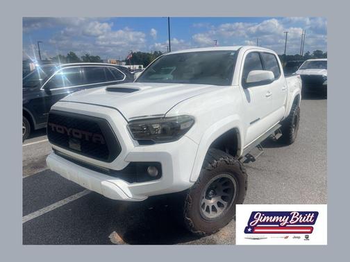 Super White 2018 Toyota Tacoma TRD Sport