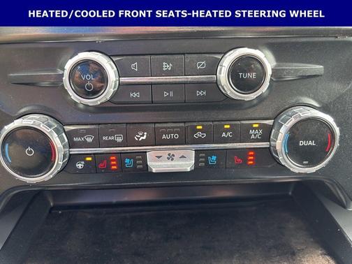 Oxford White 2024 Ford F-250 Lariat
