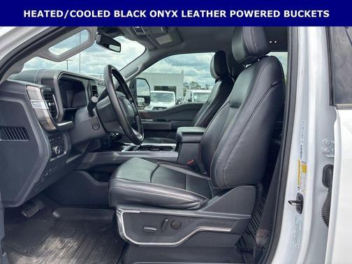 Oxford White 2024 Ford F-250 Lariat