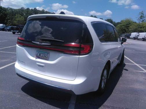 Bright White Clearcoat 2024 Chrysler Pacifica Touring-L