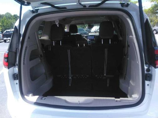 Bright White Clearcoat 2024 Chrysler Pacifica Touring-L