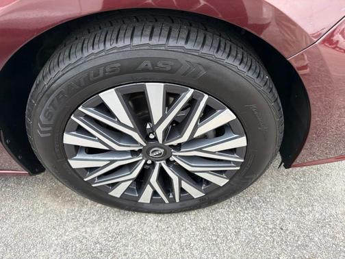 Garnet Pearl 2024 Nissan Altima 2.5 SV