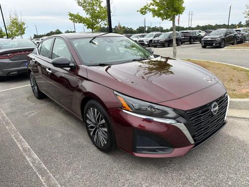 Garnet Pearl 2024 Nissan Altima 2.5 SV