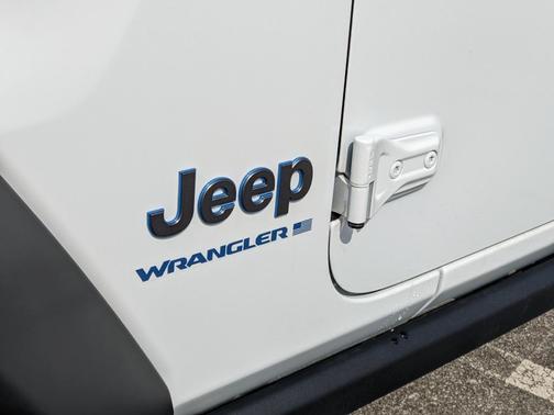 2025 Jeep Wrangler 4xe Sport