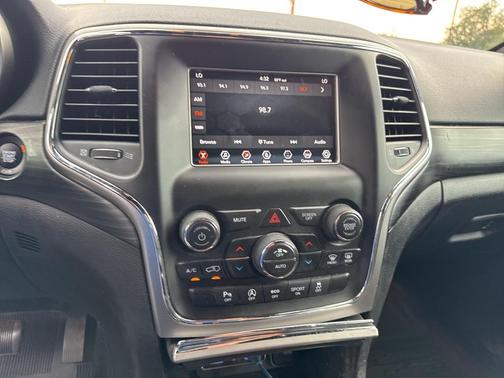 2020 Jeep Grand Cherokee Laredo E