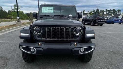 Black Clearcoat 2026 Jeep Gladiator 85th Anniversary Edition