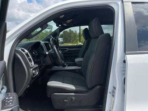 Bright White Clearcoat 2022 RAM 1500 Big Horn