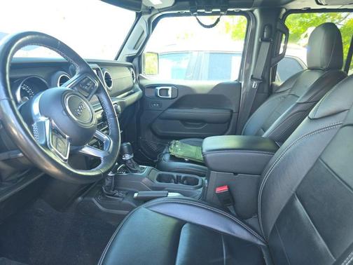 Granite Crystal Clearcoat Metallic 2023 Jeep Wrangler 4xe Sahara