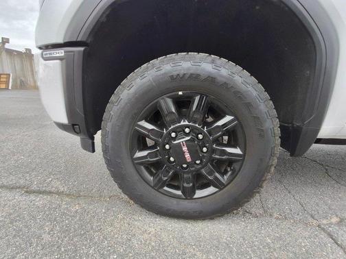 2025 GMC Sierra 2500 AT4