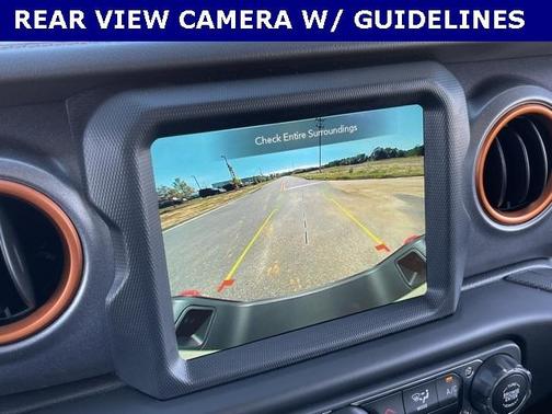 Photo 4 of 35 of 2022 Jeep Gladiator Mojave