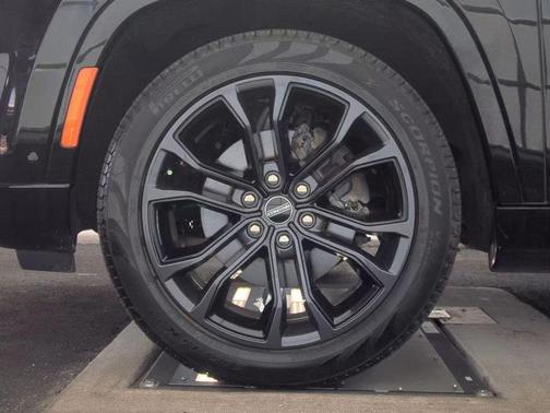 Diamond Black 2023 Jeep Grand Wagoneer L Series II