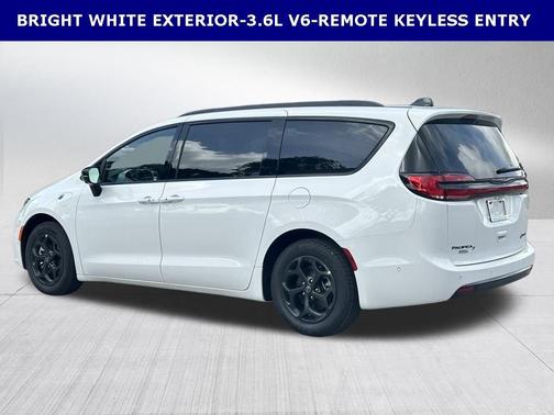 2026 Chrysler Pacifica Hybrid Select