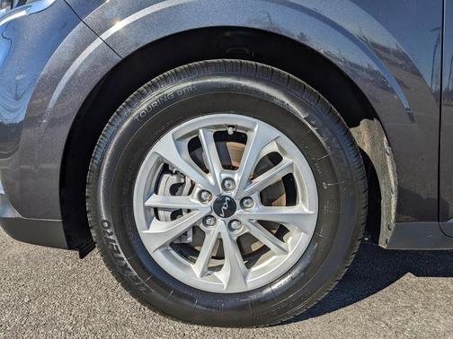 2022 Kia Carnival LX