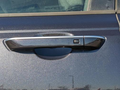 2022 Kia Carnival LX