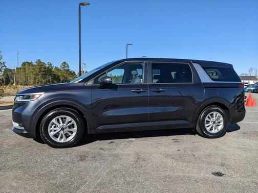 2022 Kia Carnival LX