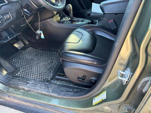 2020 Jeep Cherokee Trailhawk