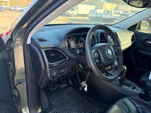 2020 Jeep Cherokee Trailhawk