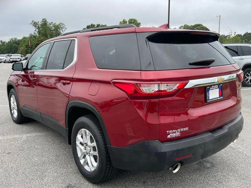 Cajun Red Tintcoat 2019 Chevrolet Traverse LT Cloth