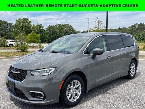 Ceramic Gray Clearcoat 2023 Chrysler Pacifica Touring-L