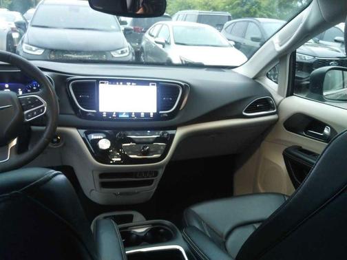 Ceramic Gray Clearcoat 2023 Chrysler Pacifica Touring-L