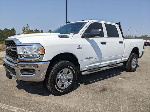 Bright White Clearcoat 2022 RAM 2500 Tradesman