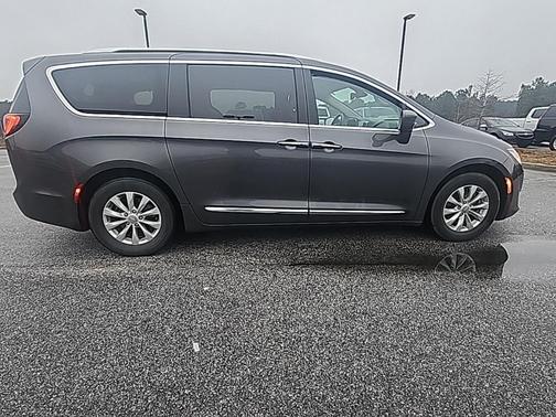 2018 Chrysler Pacifica Touring-L Plus