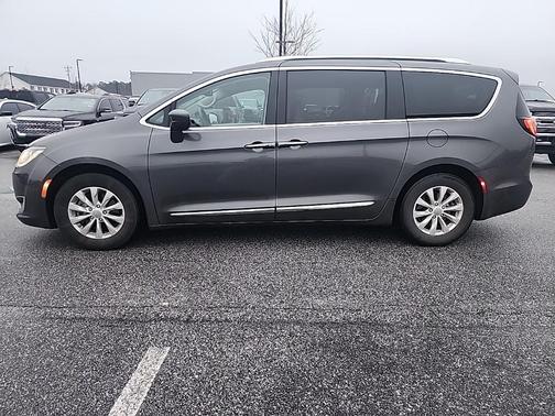 2018 Chrysler Pacifica Touring-L Plus