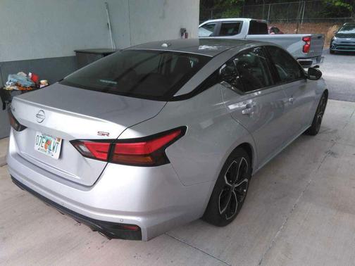 Brilliant Silver Metallic 2024 Nissan Altima 2.5 SR