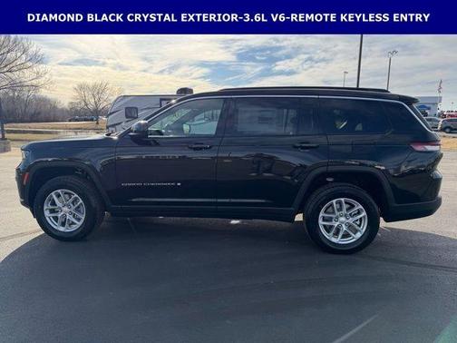 Diamond Black 2026 Jeep Grand Cherokee Laredo